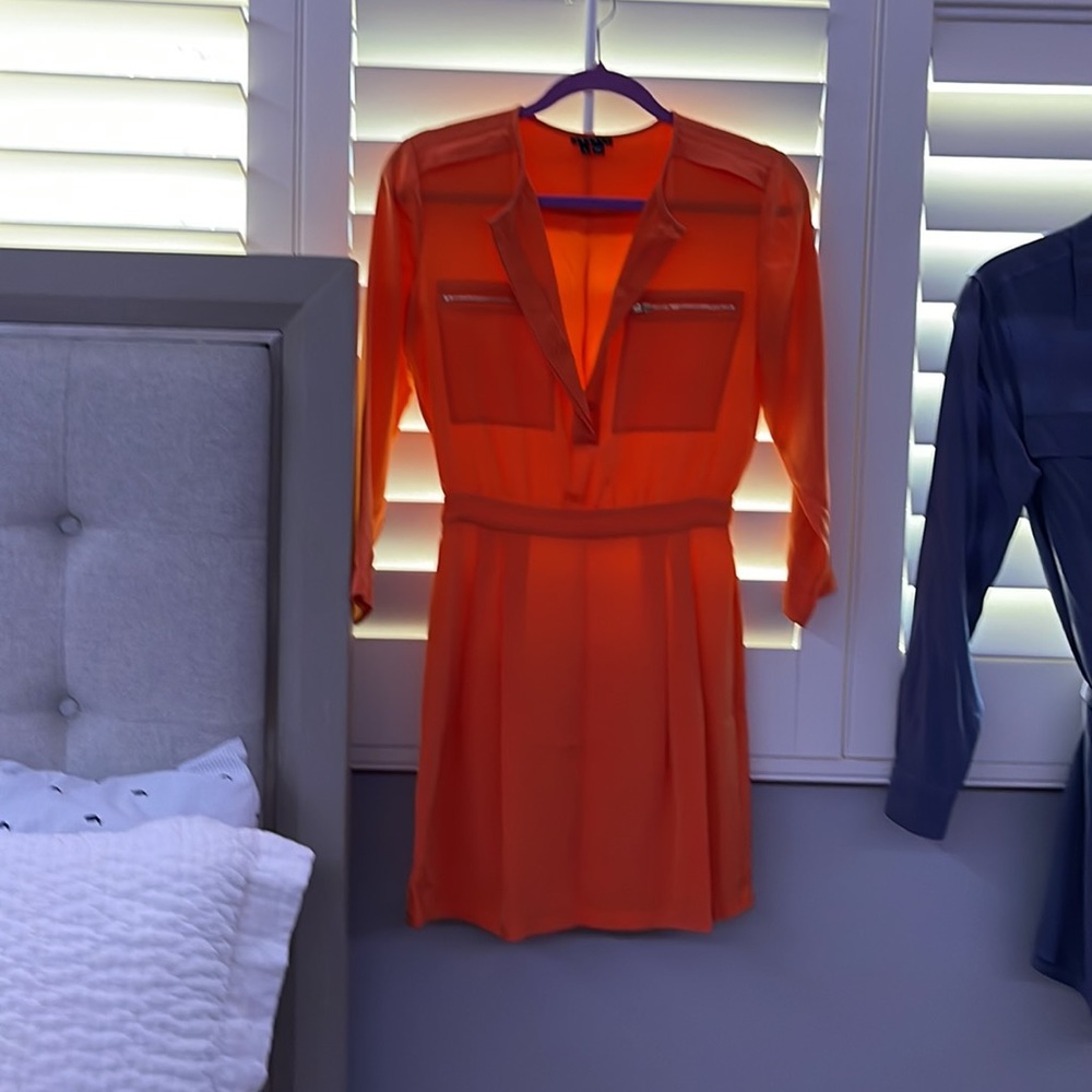Theory dress. Beautiful silk dress that can be worn to work or dinner!